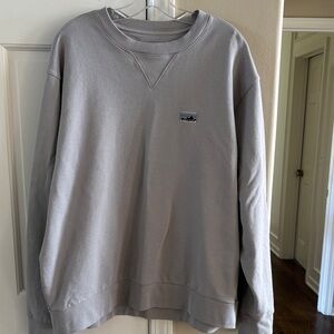 Men’s Patagonia sweatshirt. Size large. Never worn.